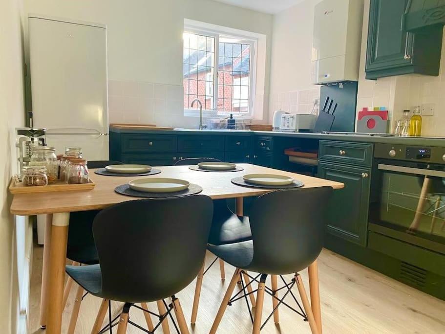Lovely 2 Bedroom Apartment In 马奇文洛克 外观 照片